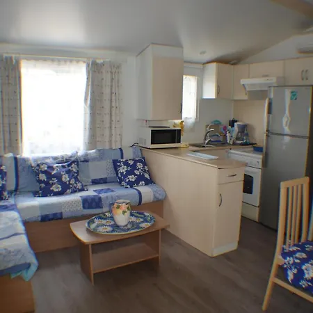 Mobilhome Dans Camping Kon Tiki Numero 5f04 Oasis Σαιν-Τροπέ