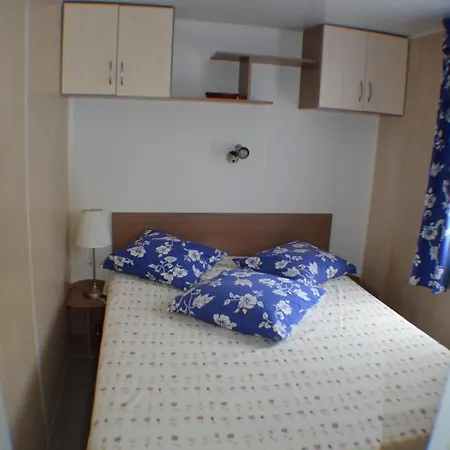 Mobilhome Dans Camping Kon Tiki Numero 5f04 Oasis Κάμπινγκ Σαιν-Τροπέ